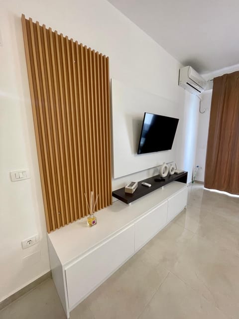 TV and multimedia, air conditioner