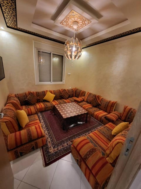 Living room, Photo of the whole room, Seating area, Food, Lunch, Lunch, Dinner, Dinner