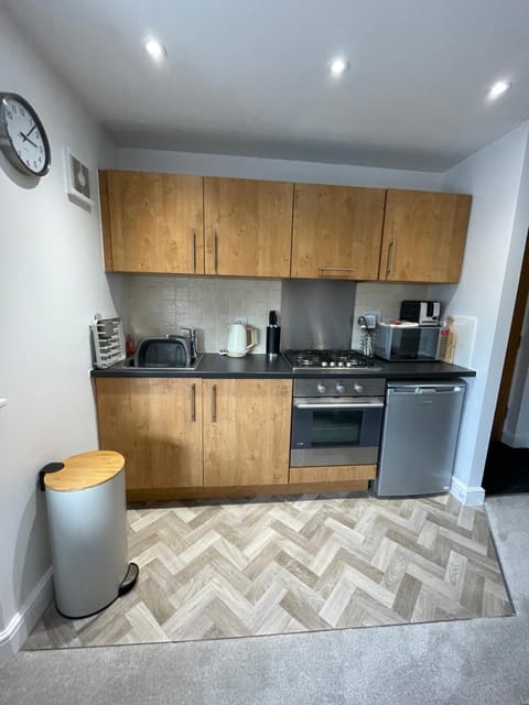 Compact Modern Apartment Single Person or Couple Only Apartment in Bangor