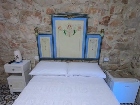 Dommu de Nannai Moro: Camera con bagno e balcone Apartment in Baunei