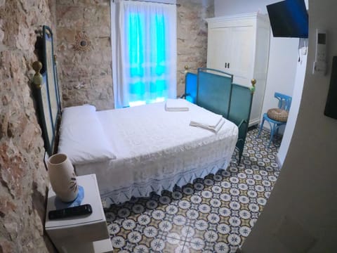 Dommu de Nannai Moro: Camera con bagno e balcone Apartment in Baunei