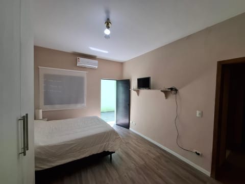 Bed, Bedroom, air conditioner