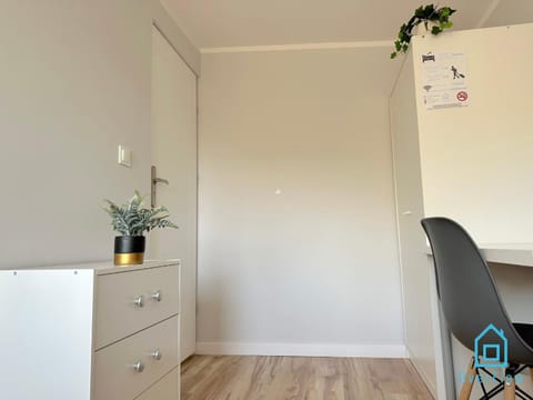 Beksiński Room -10 Minutes to Gdańsk Old Town & Sea Vacation rental in Gdansk