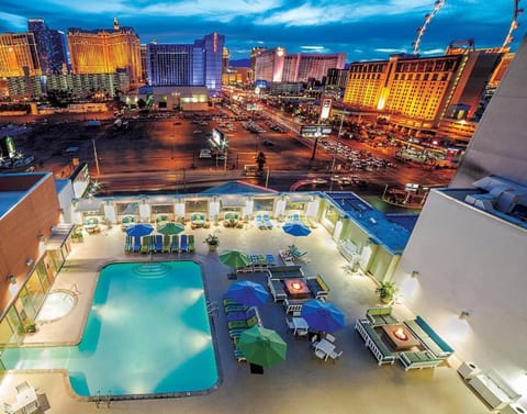 Property building, Night, Hot Tub, View (from property/room), City view, Pool view, Swimming pool, sunbed