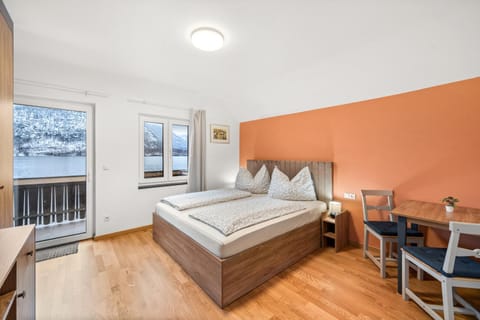 Hallstatt Lakeside Top 5 - Zimmer mit Balkon Vacation rental in Hallstatt