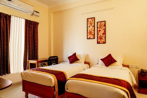 TV and multimedia, Photo of the whole room, air conditioner