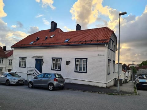 Property building, Street view