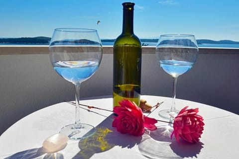 View (from property/room), Balcony/Terrace, Sea view