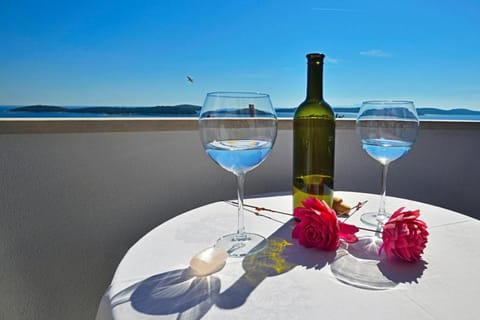 View (from property/room), Balcony/Terrace, Sea view