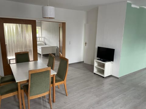 TV and multimedia, Living room, Seating area, Dining area, hair dresser