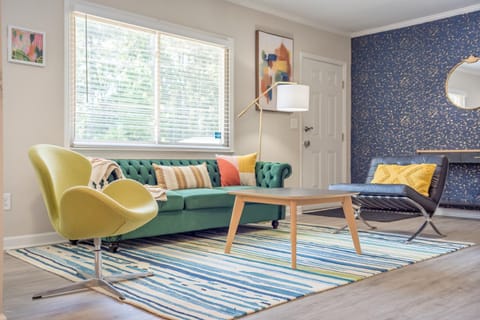 Living room, Seating area