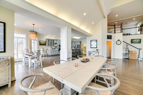 Spacious Lakefront Kentucky Home Rental! House in Lake Barkley