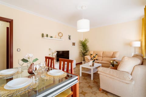 TV and multimedia, Living room, Dining area
