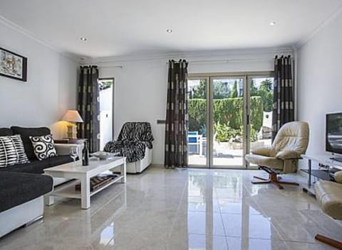 Communal lounge/ TV room, Living room