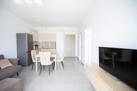 TV and multimedia, Living room, Dining area