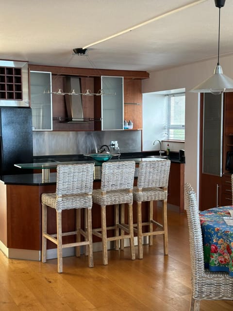Dining area, kitchen