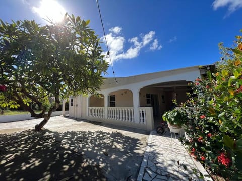 Property building, Day, Garden, Garden view