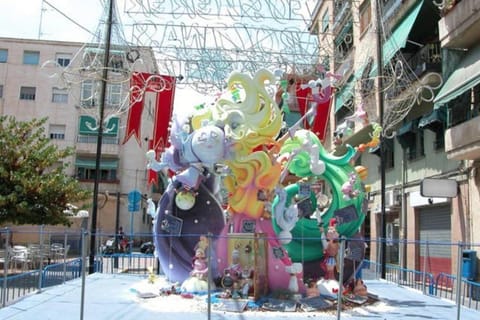 Piso por la Plaza Sol con WiFi Apartment in Alicante