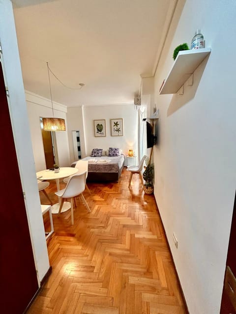 Bed, Living room, Photo of the whole room, Seating area, Dining area, Bedroom, hair dresser