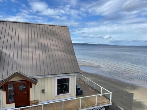 Property building, Beach