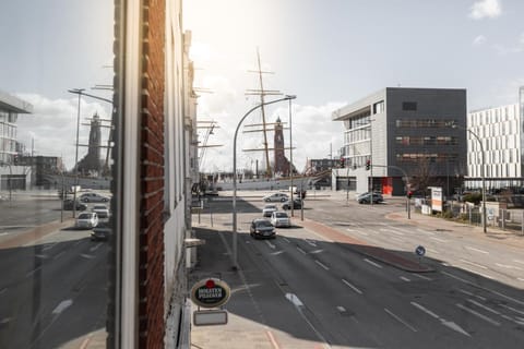 Property building, Nearby landmark, Neighbourhood, City view, Landmark view, Street view, Location