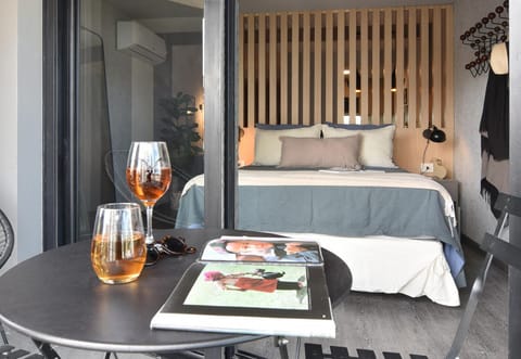 Bed, Balcony/Terrace, Photo of the whole room, Bedroom