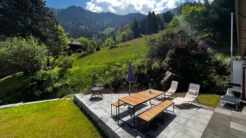 Day, Garden, Seating area, Dining area, Garden view, sunbed