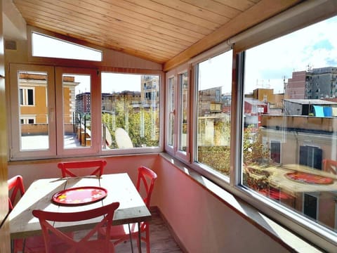 Dining area, City view