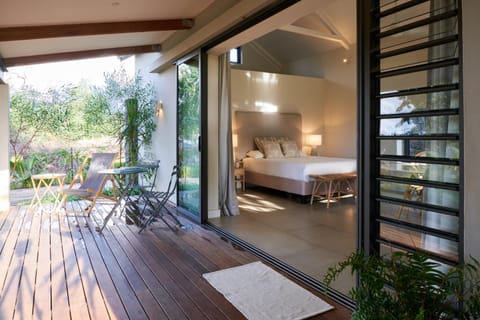 Patio, Bed, Balcony/Terrace