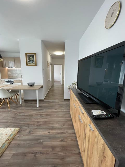 TV and multimedia, Dining area