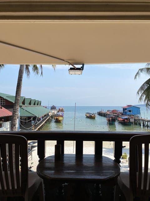 View (from property/room), Balcony/Terrace, Seating area