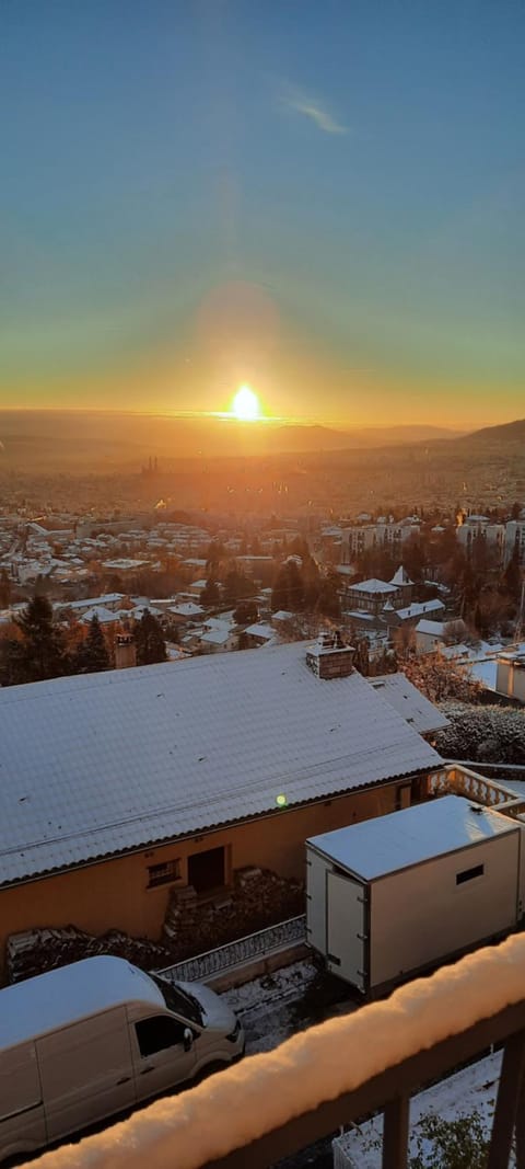 Property building, View (from property/room), View (from property/room), City view