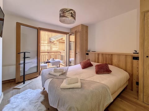 Chalet de luxe 10 pers, sauna, garage proche pistes - FR-1-344-1160 Chalet in Les Allues