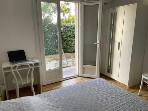 Bed, View (from property/room), Photo of the whole room, Bedroom, wardrobe