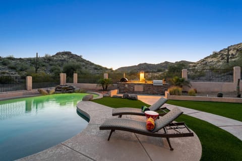 Natural landscape, Mountain view, Pool view, Swimming pool, sunbed