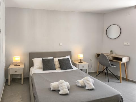 Comfy apartment with small private pool, Fiber internet and private parking Apartment in Chania