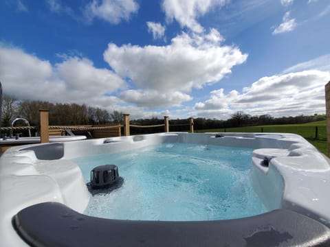 Hot Tub, Pool view
