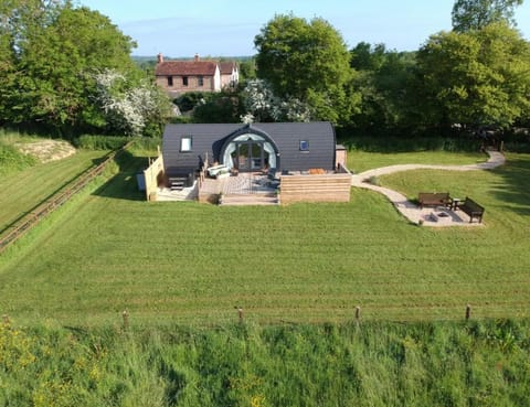 Riding Gate Lodge House in North Dorset District