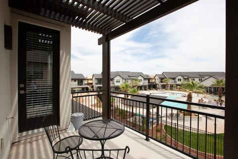 Ocotillo Springs 27 Southern Utah Adventure Paddle Boards, Kayaks, Home Gym, Community Pool and Splash Pad House in Santa Clara