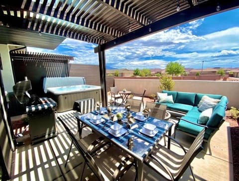 Ocotillo 69 3 Bedrooms with a Private Hot Tub, Fire Pit, and Private Patio House in Santa Clara