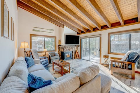 Tree-Lined Views #8 Apartment in Dollar Point