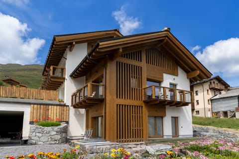 Property building, Natural landscape, Mountain view