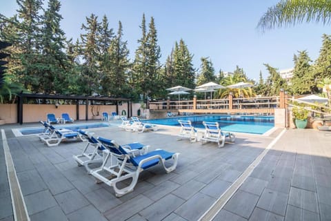 Swimming pool, Swimming pool