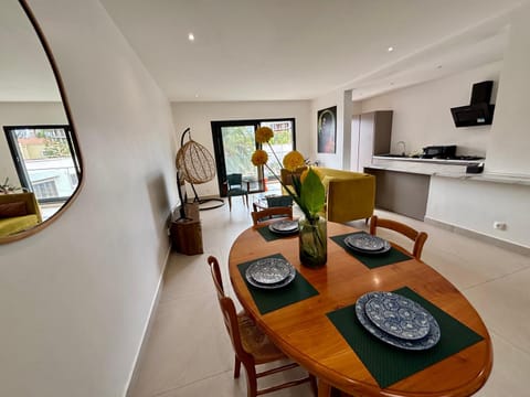 TV and multimedia, Living room, Seating area, Dining area, pet friendly