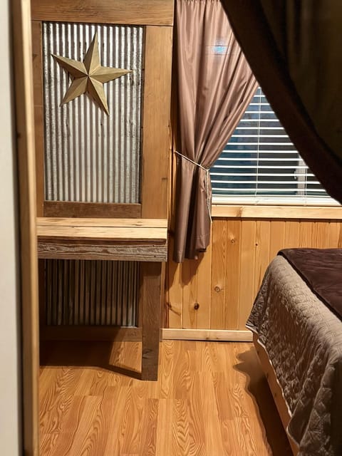 Country Cabins Hotel Cabin in Iowa