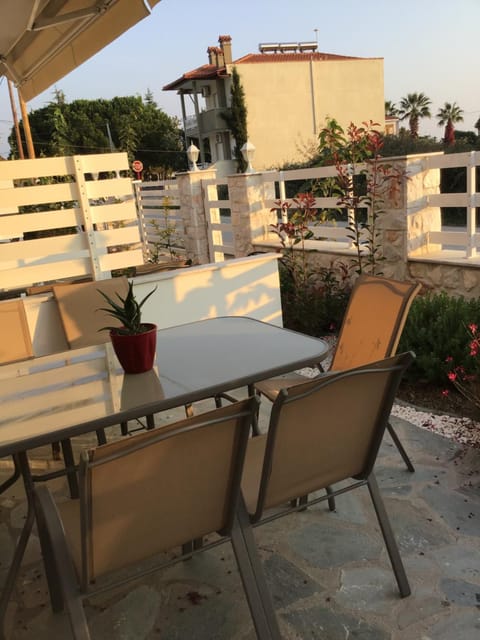 CONSTAS NIFEA House in Nikiti