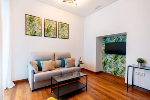 Communal lounge/ TV room, TV and multimedia, Living room