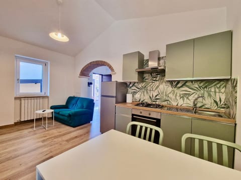 Kitchen or kitchenette, Living room