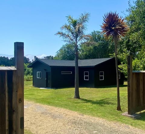 Property building, Day, Natural landscape, Garden view