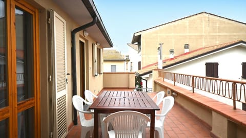 P007 - Porto Recanati, ampio trilocale con parcheggio, vicino al mare Apartment in Porto Recanati